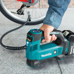 Акумуляторний насос Makita DMP180Z
