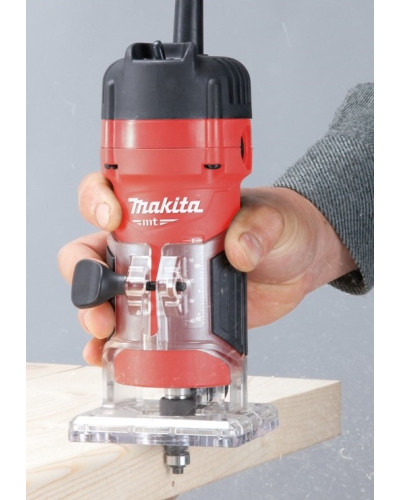 Фрезер Makita M3700