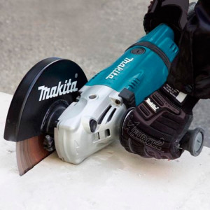 Кутова шліфмашина Makita GA7020
