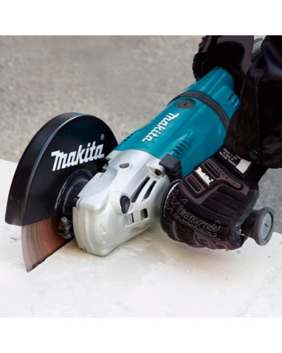 Кутова шліфмашина Makita GA7020