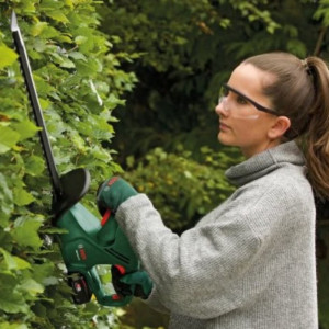 Акумуляторний кущоріз Bosch EasyHedgeCut 18-45 (АКБ PBA 18V 2.0Ah+ЗП AL 1810 CV)